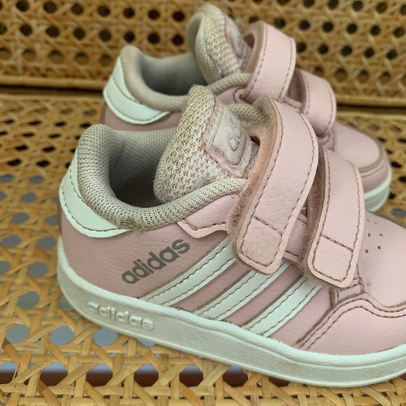 Baby Girls Pink Adidas Sneakers Velcro 4 4K - Picture 2 of 5